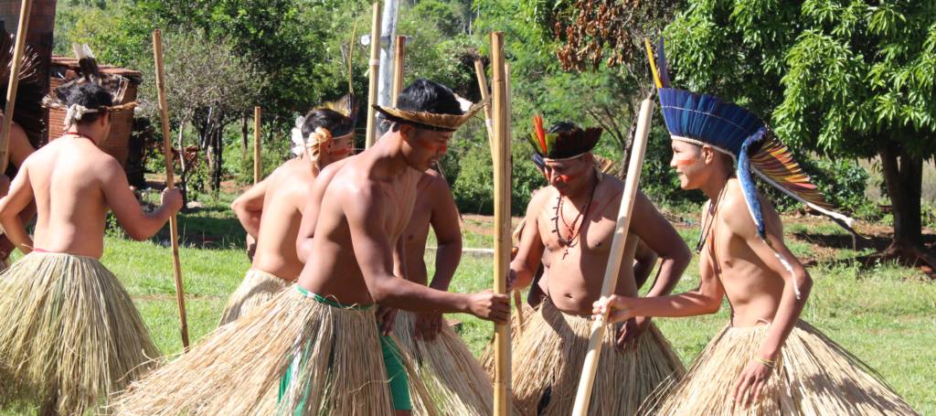 Povos indígenas celebram com festa o Dia do Índio