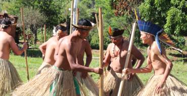 Povos indígenas celebram com festa o Dia do Índio