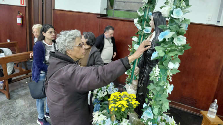 Festa de Santa Paulina reúne fiéis na Capela Sagrada Família e Santa Paulina
